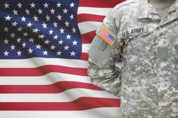 Aperçu de carrière : pourquoi le drapeau américain est porté à l’envers sur les uniformes de l’armée